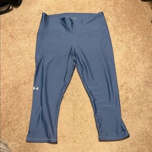 Under Armour Steel Blue Workout Capris size L